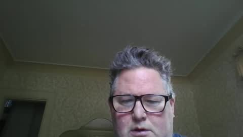 Snapshot of bluemoose70 chatting on 10/08/25, 02:36 bluemoose70 online show from 10/08/25, 02:36