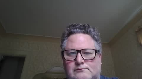 Snapshot of bluemoose70 chatting on 10/25/25, 04:46 bluemoose70 online show from 10/25/25, 04:46