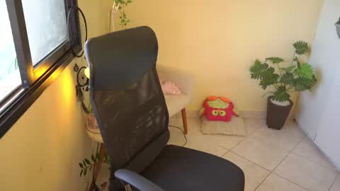 FLORAA online show from 02/27/25, 01:38