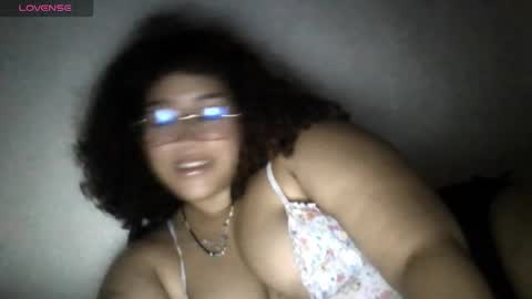Snapshot of bluevelvett__ chatting on 02/25/26, 04:33 blue online show from 02/25/26, 04:33