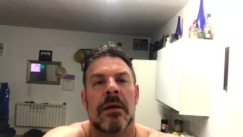 Blueyloey online show from 12/06/24, 01:29