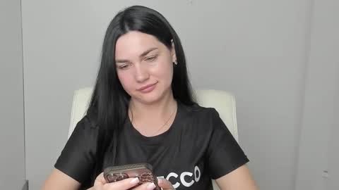 Snapshot of blum_kelly chatting on 10/03/25, 06:05 Kelly online show from 10/03/25, 06:05