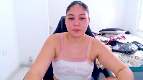  Hey guysI am BrendaWelcome my room online show from 11/19/25, 09:15