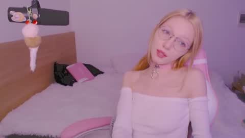 Snapshot of blush_alert chatting on 06/21/26, 11:35 Diana online show from 06/21/26, 11:35