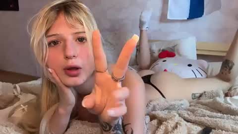 Delle online show from 06/27/26, 08:41