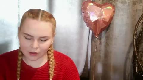 Snapshot of blushing_star chatting on 05/19/26, 01:50 blushing_star online show from 05/19/26, 01:50