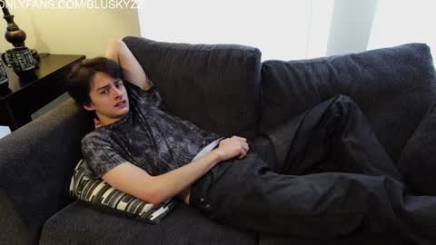 Snapshot of bluskyzz chatting on 02/08/25, 04:36 BluSky online show from 02/08/25, 04:36