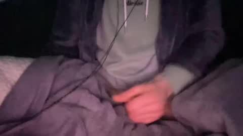 Snapshot of bluuuuuuub chatting on 01/01/25, 11:38 bluuuuuuub online show from 01/01/25, 11:38