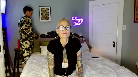 Snapshot of bnczuperzexy chatting on 03/07/25, 05:18 ZuperZexyZounds online show from 03/07/25, 05:18