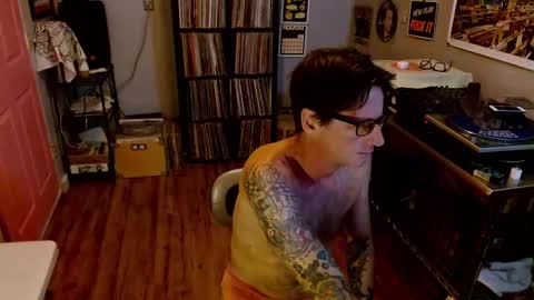 Snapshot of bnczuperzexy chatting on 09/15/25, 05:18 ZuperZexyZounds online show from 09/15/25, 05:18