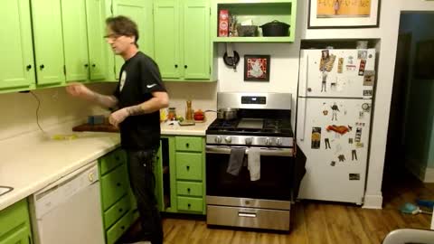 Snapshot of bnczuperzexy chatting on 11/17/25, 11:43 ZuperZexyZounds online show from 11/17/25, 11:43