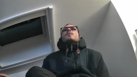 Snapshot of bo22222222 chatting on 12/18/25, 05:13 bo22222222 online show from 12/18/25, 05:13