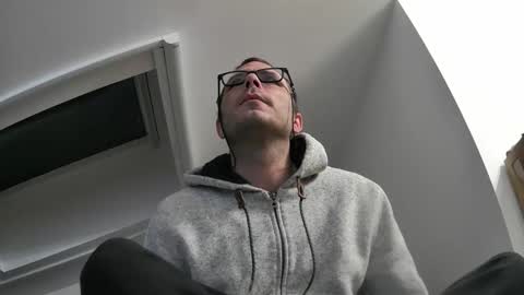 bo22222222 online show from 04/23/26, 06:47