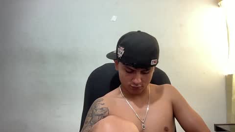 Snapshot of bob_pettersonn chatting on 12/22/24, 04:27 Bob INDEPENDENT MODEL online show from 12/22/24, 04:27