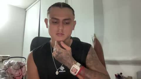 Snapshot of bob_pettersonn chatting on 10/19/25, 12:55 Bob INDEPENDENT MODEL online show from 10/19/25, 12:55