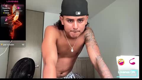 Snapshot of bob_pettersonn chatting on 10/29/25, 06:53 Bob INDEPENDENT MODEL online show from 10/29/25, 06:53