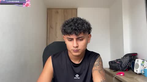 Bob  INDEPENDENT MODEL online show from 04/17/26, 07:50