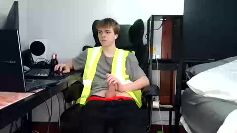 bobby72738 online show from 10/13/25, 02:55