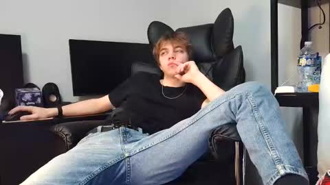 bobby72738 online show from 11/29/25, 04:59