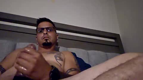 Snapshot of bobbyhill0798 chatting on 09/24/25, 07:01 bobbyhill0798 online show from 09/24/25, 07:01