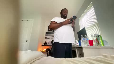 Luv bug  online show from 09/25/25, 02:32