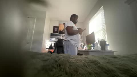 Luv bug  online show from 03/28/26, 09:47