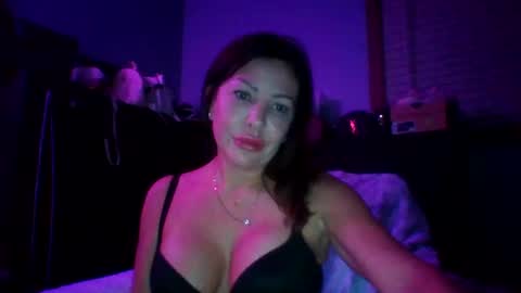 milf online show from 10/31/25, 03:18