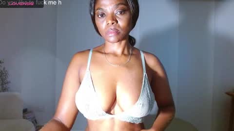 Snapshot of body_desire chatting on 02/19/25, 10:23 danna online show from 02/19/25, 10:23