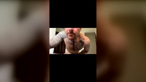 Snapshot of bodyart85_19 chatting on 05/06/26, 02:33 Bodyart85 19 online show from 05/06/26, 02:33