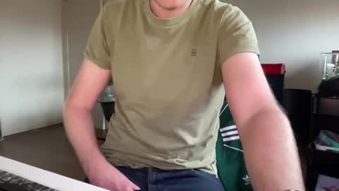 Snapshot of boegieboy76 chatting on 12/05/24, 12:22 ask me online show from 12/05/24, 12:22