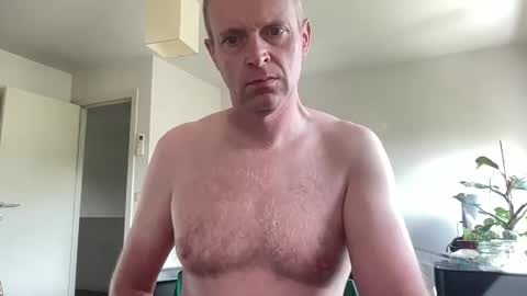 Snapshot of boegieboy76 chatting on 09/09/25, 11:32 ask me online show from 09/09/25, 11:32