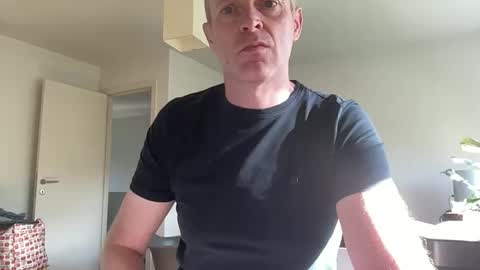 Snapshot of boegieboy76 chatting on 09/12/25, 08:25 ask me online show from 09/12/25, 08:25