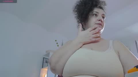 BohoBabeLaxy online show from 12/04/25, 09:40