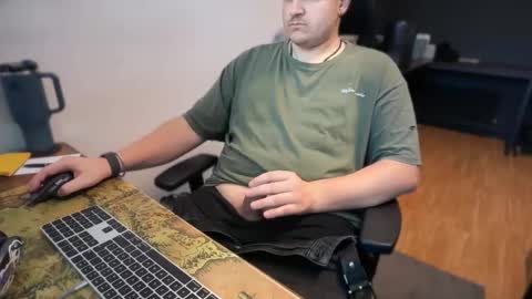 Snapshot of bokusa_ger_dev chatting on 02/27/26, 10:59 Your Slave online show from 02/27/26, 10:59