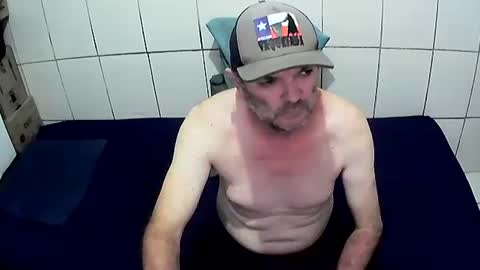 Snapshot of bolado23 chatting on 01/12/25, 03:57 Cesar Augusto Pierdona online show from 01/12/25, 03:57