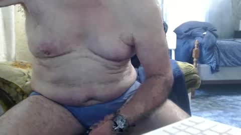 Snapshot of bolbil1 chatting on 10/19/25, 06:30 bolbil1 online show from 10/19/25, 06:30