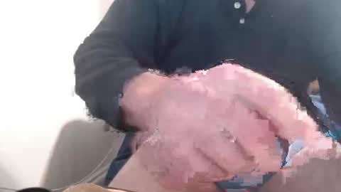 Snapshot of bolbil1 chatting on 10/28/25, 01:25 bolbil1 online show from 10/28/25, 01:25