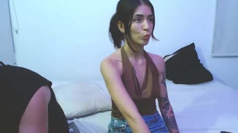 Snapshot of bomblovers55 chatting on 11/10/25, 01:04 bomblovers55 online show from 11/10/25, 01:04