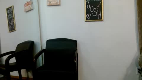 Snapshot of bombshellbaeby chatting on 12/16/25, 10:31 BombshellBaeby online show from 12/16/25, 10:31