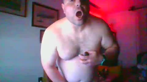 Snapshot of bondsuckslut chatting on 02/16/25, 12:52 borntosuck online show from 02/16/25, 12:52