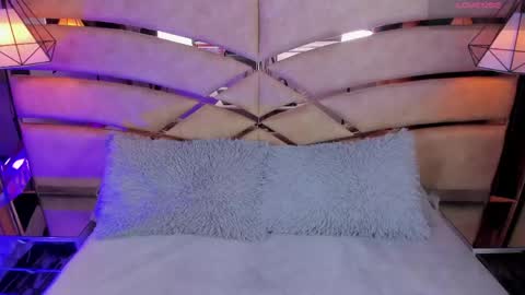 bonet_iris online show from 05/13/26, 10:56