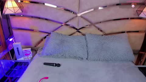 bonet_iris online show from 05/14/26, 11:06