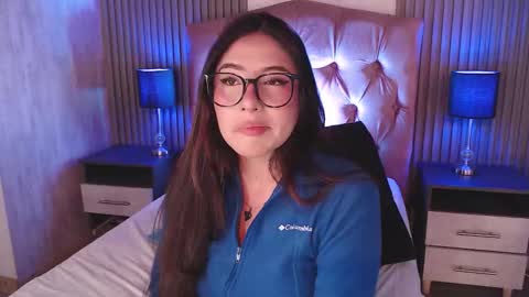 bonnali_lune online show from 01/19/26, 04:00