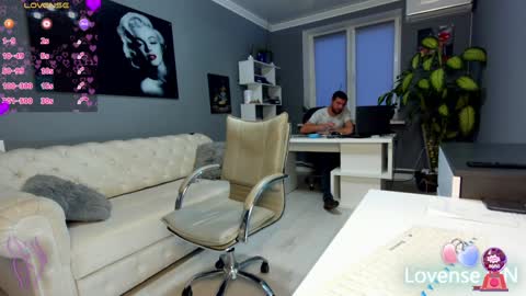 Snapshot of bonnie_annd_clyde chatting on 12/04/24, 01:53 bonnie_annd_clyde online show from 12/04/24, 01:53