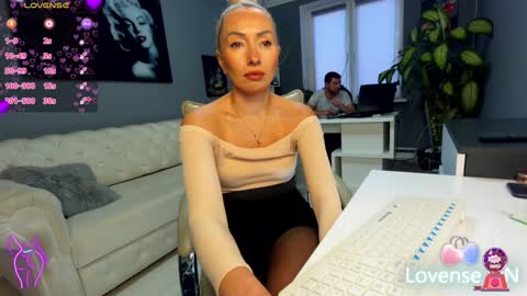 Snapshot of bonnie_annd_clyde chatting on 12/13/24, 01:55 bonnie_annd_clyde online show from 12/13/24, 01:55