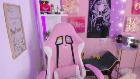 Bonnie online show from 10/21/25, 04:13