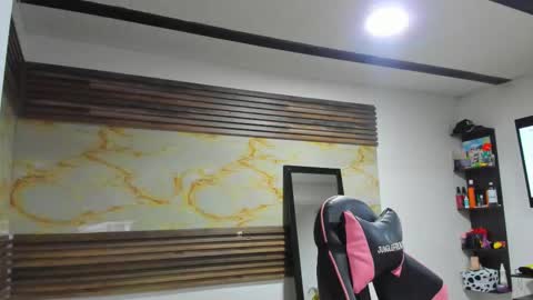 becky online show from 11/12/25, 07:03