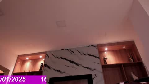 Snapshot of bonnie_luxury chatting on 01/17/25, 08:34 Bonnie Luxury online show from 01/17/25, 08:34