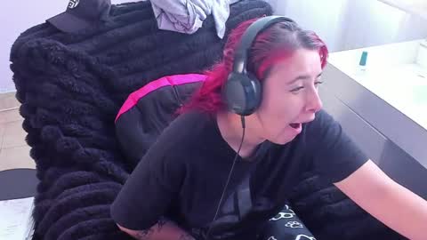 Bonnie Help me reach 500 likes online show from 10/10/25, 05:12