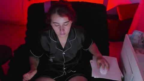 Bonnie Help me reach 500 likes online show from 10/20/25, 09:59